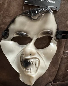 Vintage Drackula Halloween Mask - Picture 1 of 2