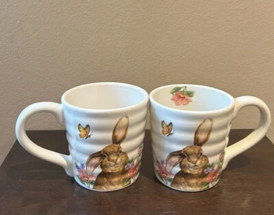 Juego de 2 tazas de café nuevas mariposas con patrón floral de primavera conejito de Pascua Foto 1 de 4