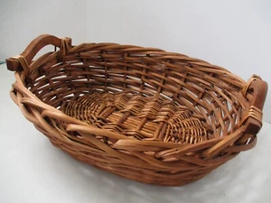 Thick Rattan Woven Bread Fruit Basket with Wooden Handles 16x13 New - Picture 1 of 14