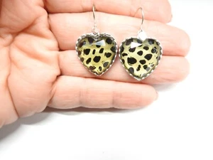 Pendientes Perforados Corazón Negro Beige Acrílico Estampado Animal Tono Plata De Colección - Imagen 1 de 4