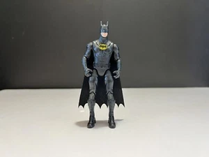 2023 Spin Master DC Universe Michael Keaton Batman 4" Actionfigur Flash Movie - Bild 1 von 7