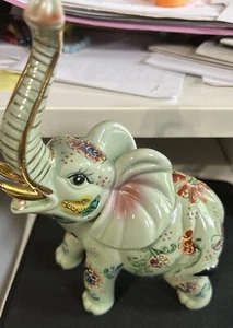 elephant figurine - Picture 1 of 3