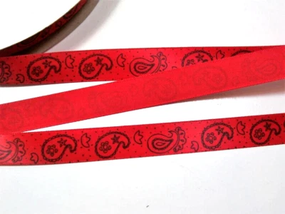Красная атласная лента с узором пейсли ширина 5/8 дюйма x 6 ярдов полиэстер B49 - Изображение 1 из 4