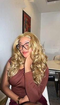 Pelucas largas rubias para mujer - 23" onduladas capas sintéticas HD pelucas delanteras de encaje Foto 1 de 4