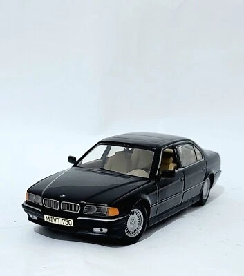 1:24 Scale Minichamps Paul's Model Art Bmw 750iL Diecast Model Car - Image 1 of 4