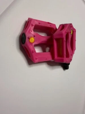BIKE PEDALS Basic fits most PINK - Image 1 of 4