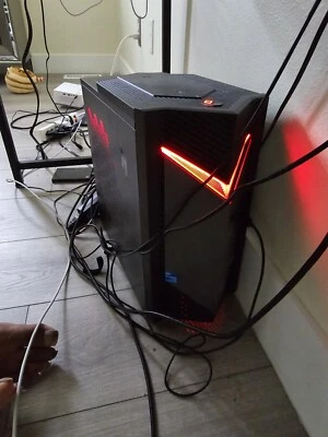 Computadora de escritorio para juegos Acer NITRO, RTX350.  Foto 1 de 3