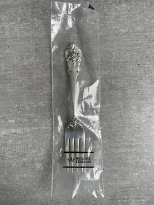 Wallace Sterling Silver Grande Baroque Fork New In Bag 6 1/2 inches - 46 grams - Picture 1 of 5