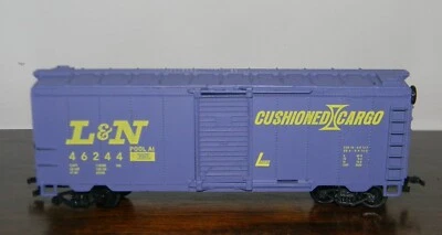 LIFE-LIKE S/D Pool BOXCAR ~ LOUISVILLE & NASHVILLE ~ Rd# 46244 - HO - Image 1 of 4