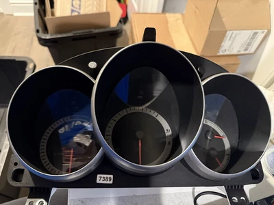 04 05 06 MAZDA 3 VELOCÍMETRO CLÚSTER OEM MPH 2,3 L millas 258.639 Foto 1 de 4