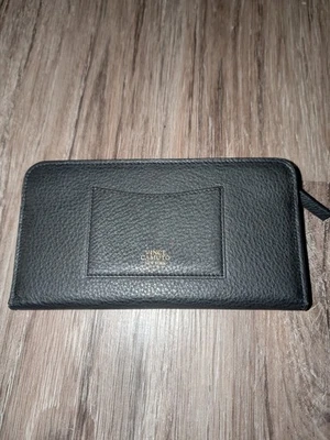 "Cartera de cuero negra Vince Camuto New York herrajes dorados plegable 8,5"" X 4,5"" Tina" Foto 1 de 4