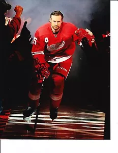 DETROIT RED WINGS NIKLAS KRONWALL SIGNED PRE GAME 8X10 - Picture 1 of 1