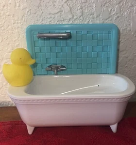 Barbie Kelly Play House Bath Tub Rubber Duck Bathroom With Seat - Picture 1 of 3