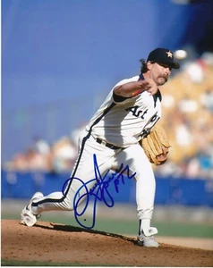 DOUG JONES HOUSTON ASTROS ACTION SIGNED 8x10 - Picture 1 of 1
