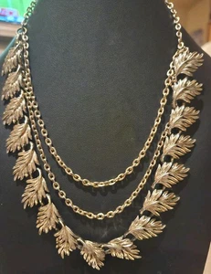 Vintage LISNER Gold Plated Leaf Triple Strand Necklace 20 In - Picture 1 of 2