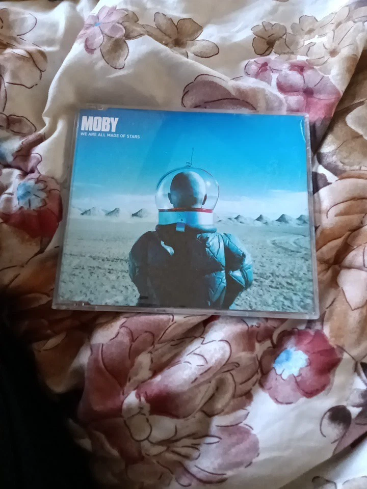 Moby:   We are all made of stars    CD Single     NM - Image 1 of 1