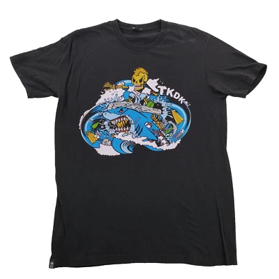 Camisa Tokidoki Para Hombres L Negra Surf Tiburón Esqueleto Gráfico Halloween Arte Tkdk Anime Foto 1 de 4