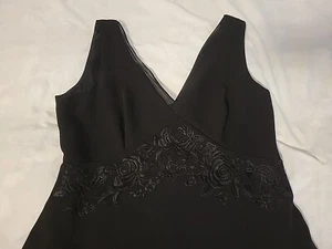 Ann Taylor Little Black Dress Women 6 Silk Embroidered Floral V Neck Formal - Picture 1 of 14