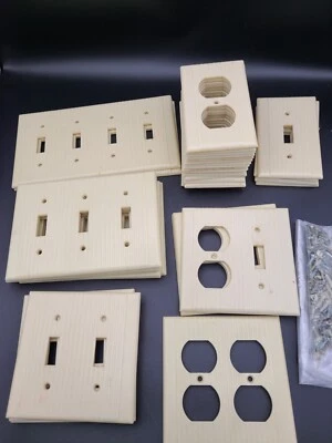 Lote de placas de interruptores de baquelita vintage acanaladas excelente estado ~ 38 piezas en total Foto 1 de 4