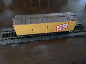 LIFE-LIKE  HO SCALE FREIGHT CAR OSCAR MAYER BILLBOARD REEFER - Picture 1 of 4