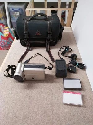 Sharp Viewcam VL-E630 Video8 Camcorder - Working, Read Description  - Image 1 of 4