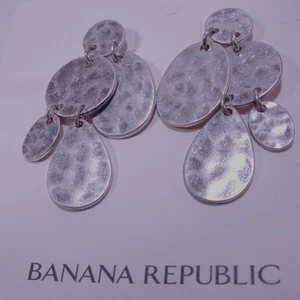 NWT 48 Banana Republic Ravena Aureus + Argent Shiny Hammered Link Earrings - Picture 1 of 6