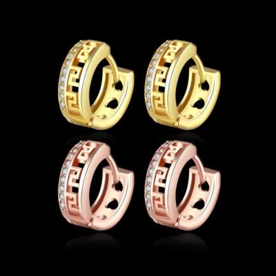 Elegantes pendientes de aro redondos con llave griega de cristal de circonita cúbica rellenos de oro para mujer Foto 1 de 4