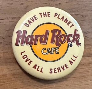 De colección Hard Rock Café Save the Planet Love All Serve All Button - Imagen 1 de 1