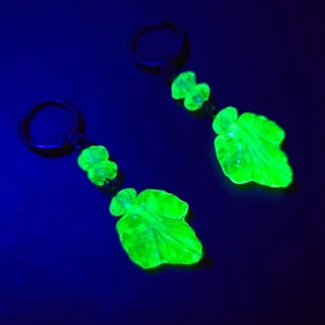 Vaseline Uranium Glass Earrings Czech Vintage Beads Art Deco Style Jewelry - Picture 1 of 12
