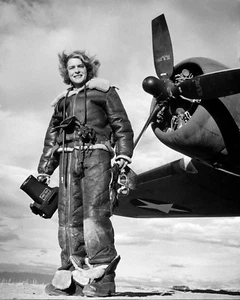 Margaret Bourke weiß mit der U.S. 8th Air Force 8x10 Fotodruck 8"x10" - Bild 1 von 3