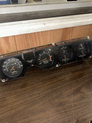 Pontiac Firebird Gauge Cluster 1982-1984 56 k millas 25078585 ZDT sin probar Foto 1 de 4
