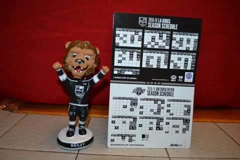 LA Kings Mascot "Bailey" Arms Up Away 2018 Bobblehead & LA Kings Schedule Magnet Cover