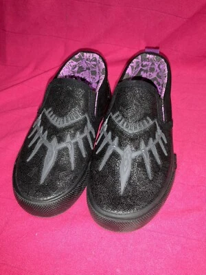 Boys Black Panther Vans Slip On Size 11 Youth, New Without Box. - Image 1 of 4