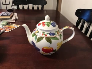 Tetera de porcelana de hueso Eden de Roy Kirkham - Imagen 1 de 5