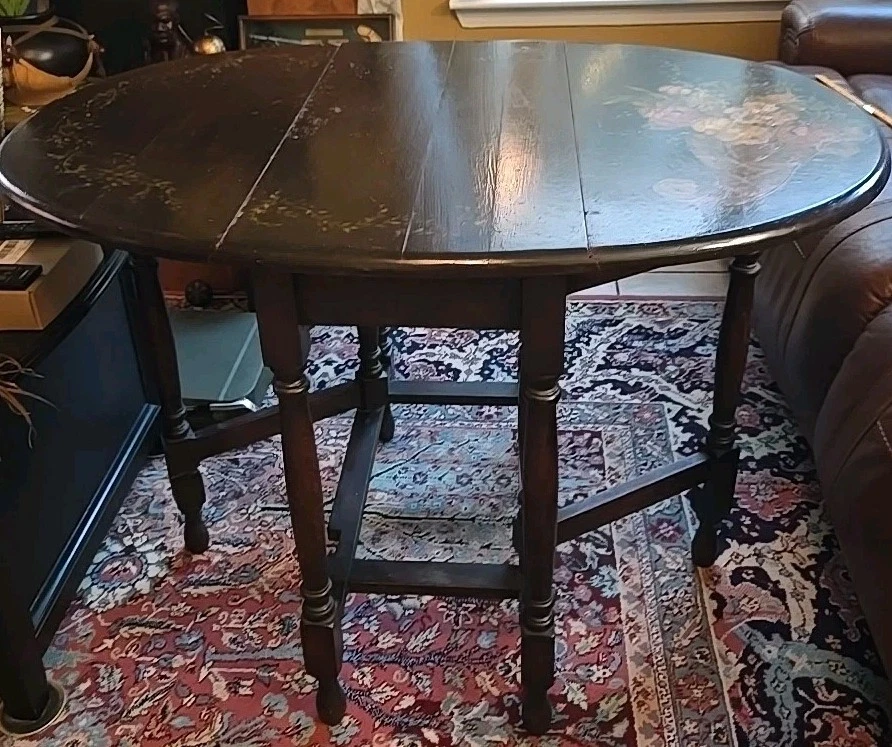 古董英国橡木折叠边桌带彩绘设计 — 第 1/4 张图片