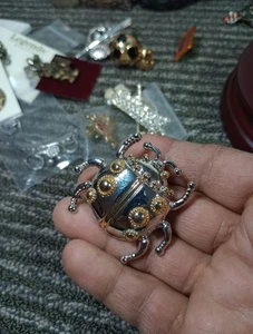 Prendedor/broche vintage de insectos escarabajo ladybug detallado tono plata y oro de México - Imagen 1 de 8