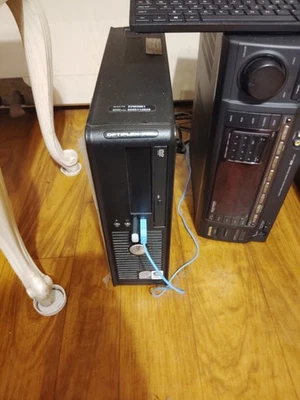 Computadora de escritorio Foto 1 de 4