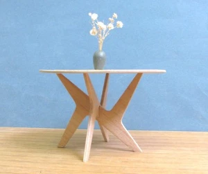 MESA DE COMEDOR DE MADERA PEDESTAL CRUZADO 1:12, muebles en miniatura, diseño de estilo moderno - Imagen 1 de 9