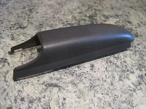 TAHOE SUBURBAN YUKON ROOF RACK END CAP PASSENGER RIGHT REAR 2001-02 CHEVROLET - Picture 1 of 5