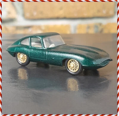 Matchbox Lesney 32B Jaguar E-Type - code3 custom -in Metallic Green- c1962 - Image 1 of 4