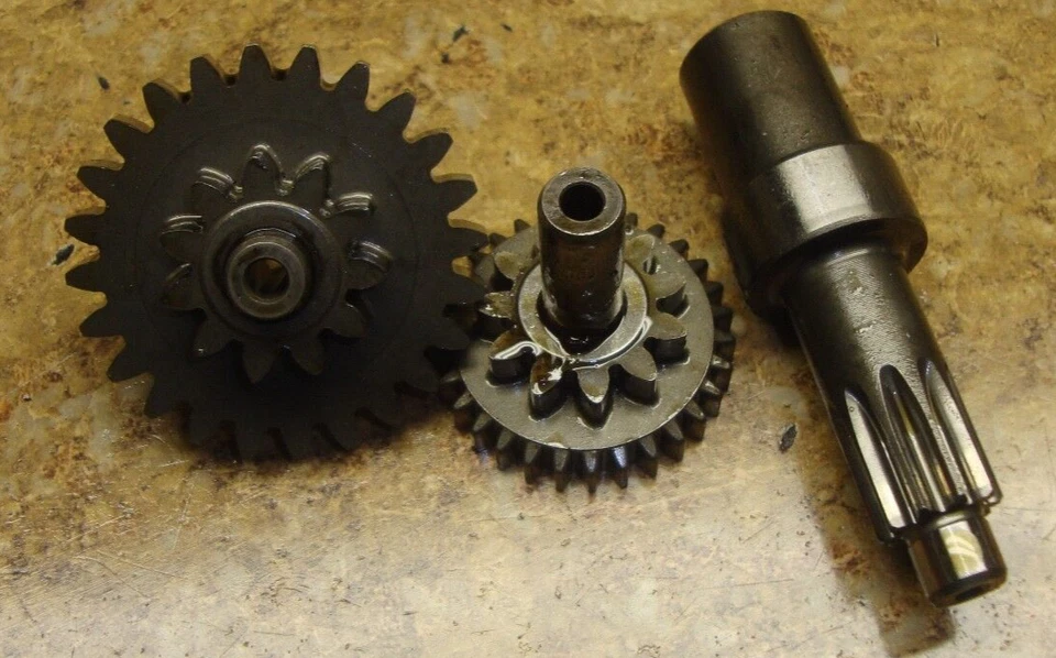 2002 Yamaha YZF600R YZF 600 R YZF600 Engine Starter Motor Gears Idler Reduction - Image 1 of 1