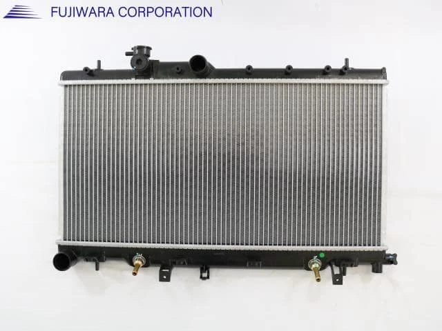 SUBARU Impreza 2003 LA-GD2 Radiator 45119FE040 [New] [PA118119754] - Image 1 of 2