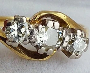 18Ct Gold Diamond Trilogy 0.6Ct Crossover Engagement Cluster Dress Ring Size K/L - Picture 1 of 8