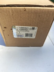 NEW GM OEM EXHAUST- MANIFOLD GASKET GENERAL MOTORS GMC 12593921 - Picture 1 of 4