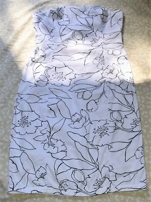 Robe décolleté et dos nus blanche motif floral noir - PROMOD - Taille 38/40 - Photo 1/4