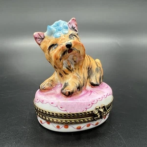 Rochard Limoges Yorkshire Terrier (Yorkie) With Blue Bow Trinket Box - Picture 1 of 18