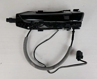 Черная оригинальная задняя левая ручка внешней двери со стороны водителя для Porsche Cayenne 958 11–18 годов выпуска - Изображение 1 из 4