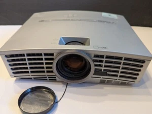 Mitsubishi HC 3000 DLP HD Projector - Picture 1 of 3