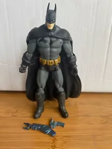 DC Direct Collectibles Arkham Ciudad Serie 3 Batman Blanco Ojos Variante Figura - Imagen 1 de 5