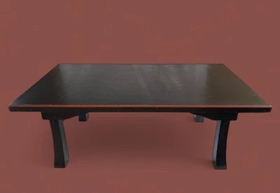 Ancienne table d'exposition japonaise en bois finition laquée pieds pliants h... - Photo 1/4